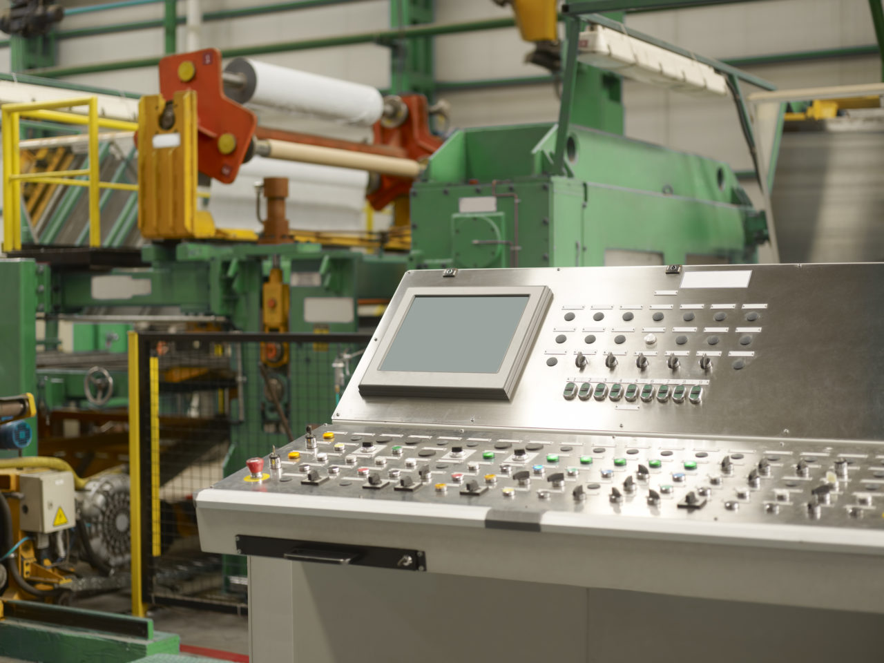 Industrial-Grade LCD Monitors & Touch Screens for Manufacturing